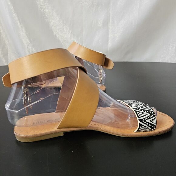 INDIGO RD Aztec Batik Sandals Sz 7.5 Black & White Flats Ankle Strap Boho - Picture 7 of 8